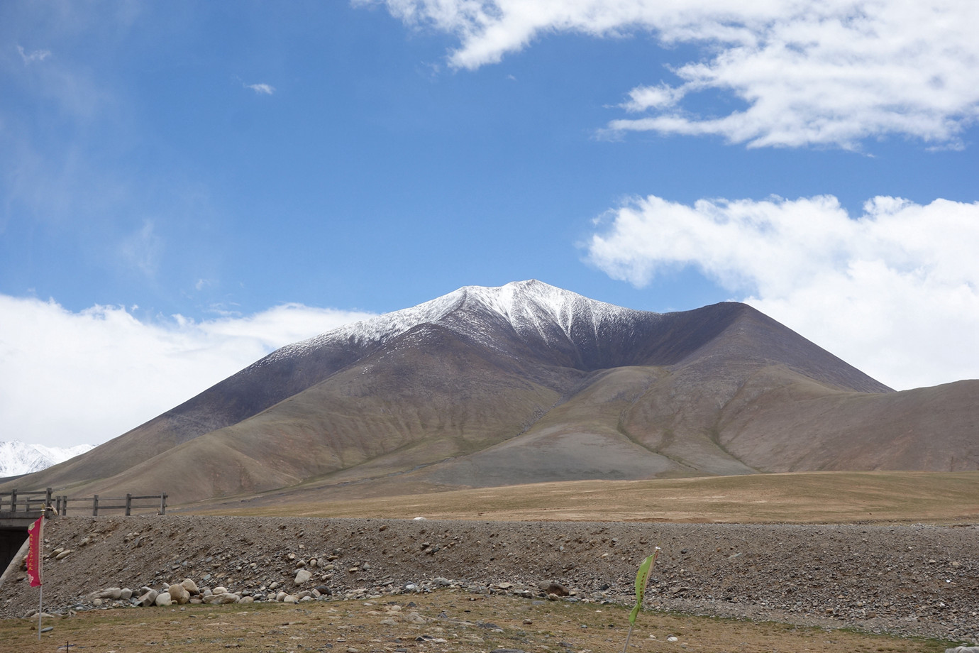 青海格爾木-崑崙山玉虛峰營地